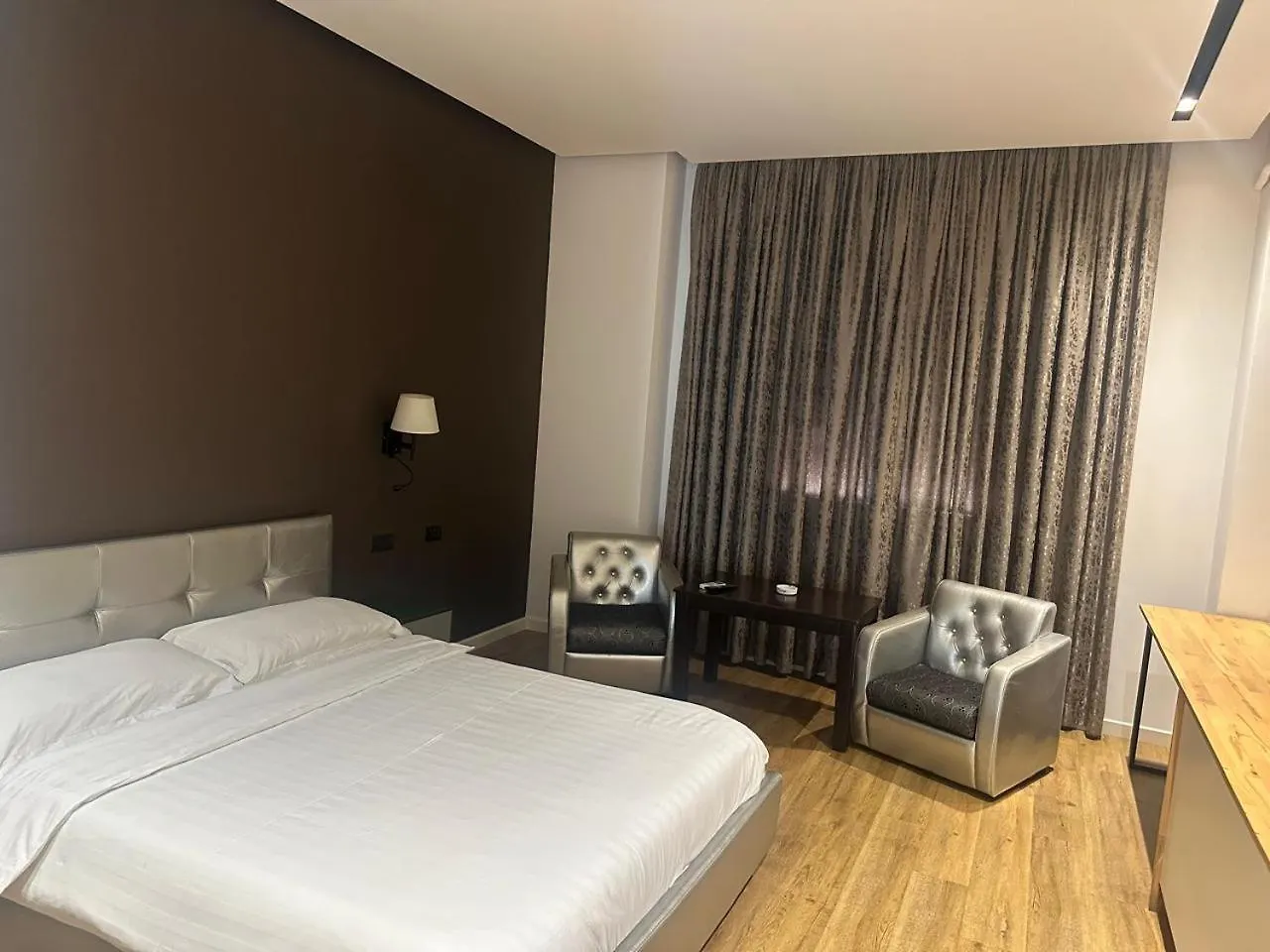 Aurelis Hotel Bërxull