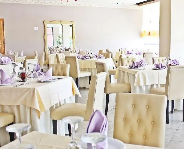 Aurelis Hotel Bërxull 4*,  ألبانيا